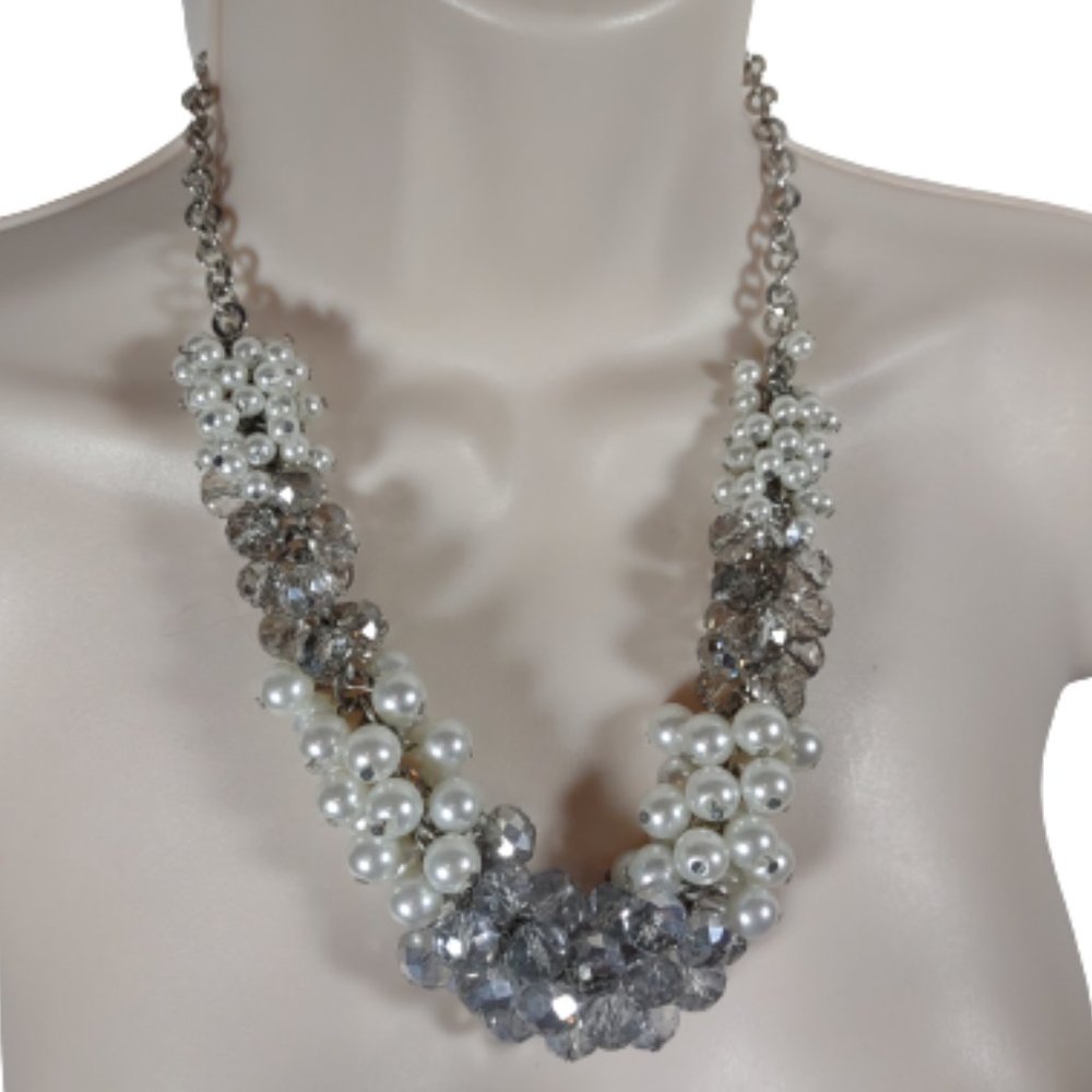 White House Black Market WHBM Faux Costume White Gray/Clear Bead Necklace